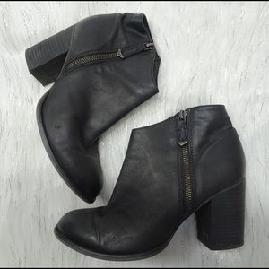 Aldo Rusova Black Leather Ankle Booties Size 9